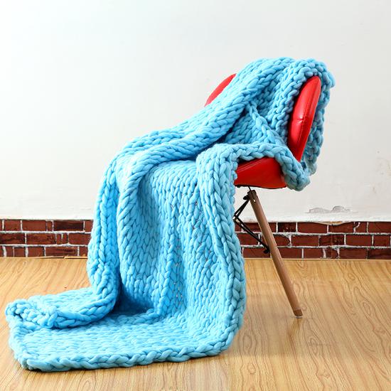 Hand weaving blanket